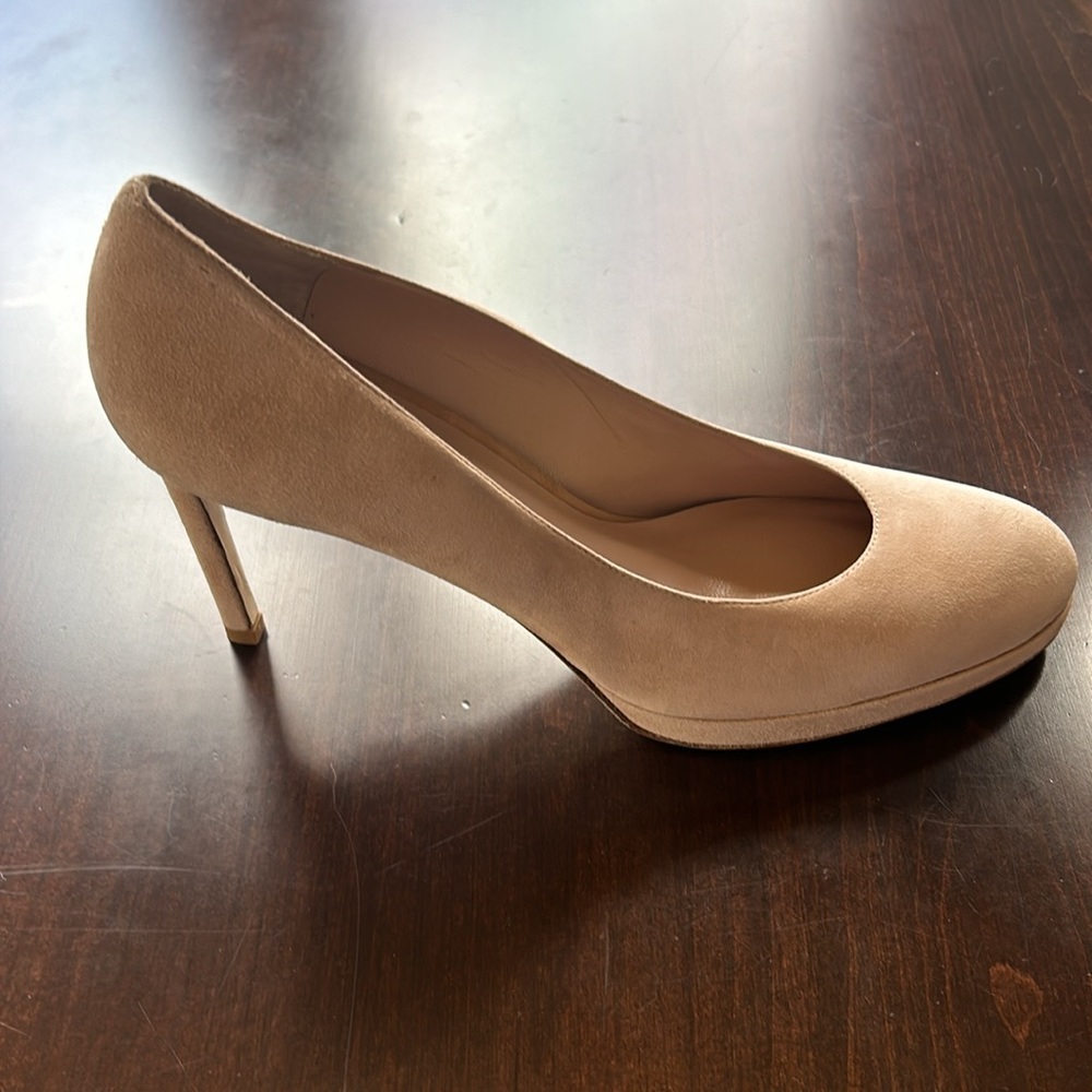 Stylish Suede Pump - Stuart Weitzman - 10.5 AA